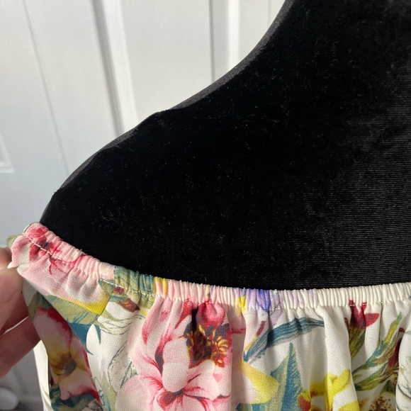 Forver21 Plus Off-the-Shoulder Floral Top Size 1X - Picture 3 of 7